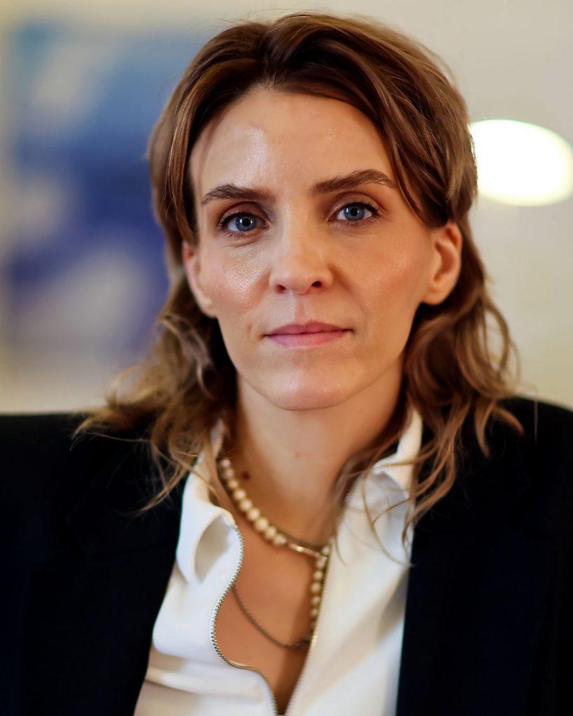 Porträt von Lena Schwartz, Ansprechpartnerin der Alten Artistenschule.