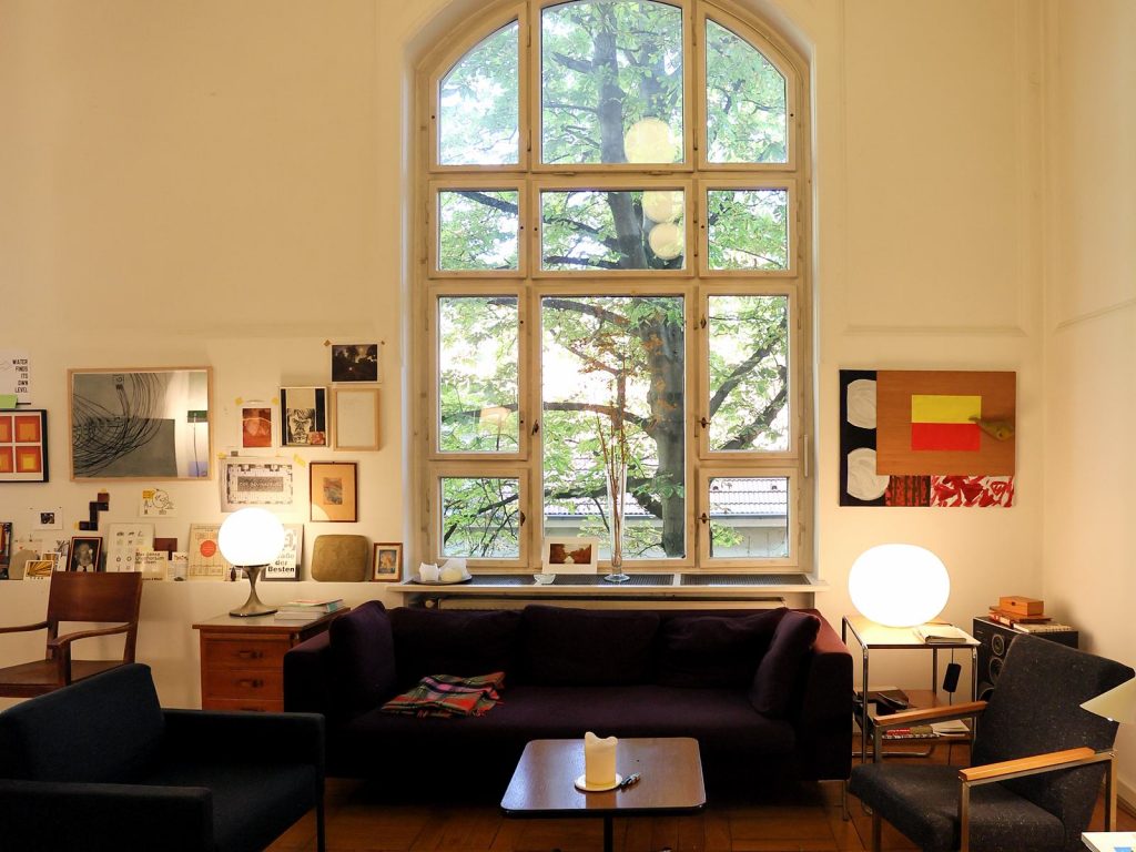 Sitzecke am Fenster